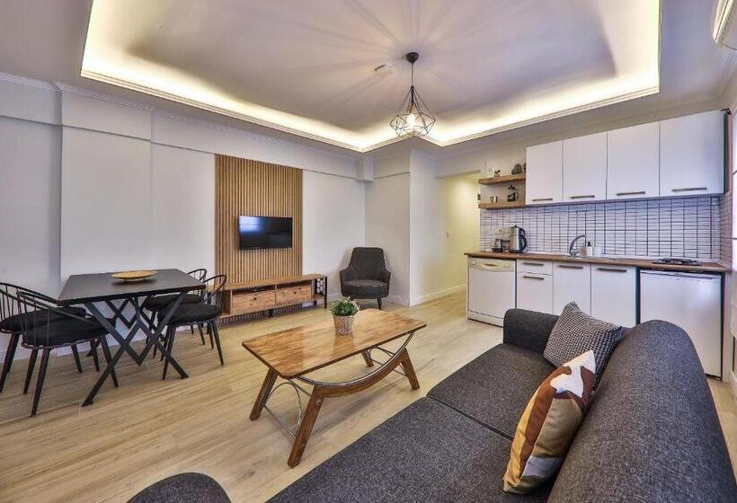 דירת חדר, Yaz Apart