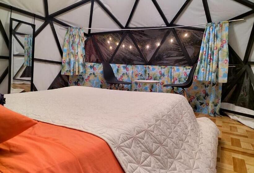 كوخ قياسي, Boruka Bnb