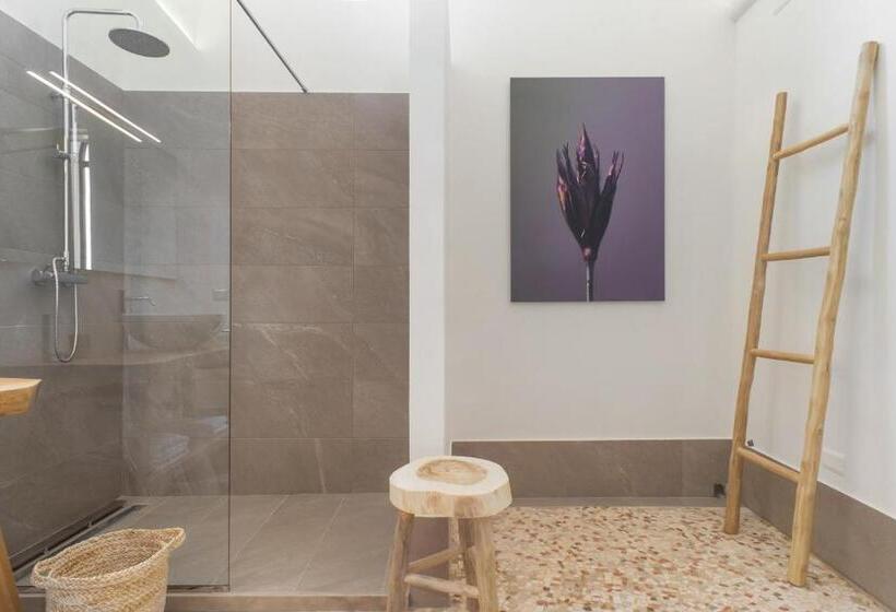 سوییت جونیور, Palazzo Frangipane