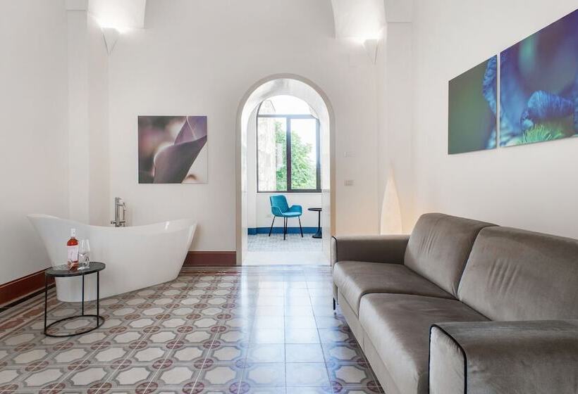 סוויטה, Palazzo Frangipane