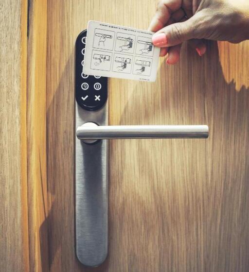 スタンダードルーム, Mestral Perelló