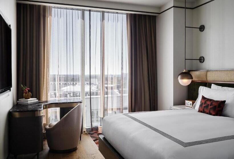 Люкс с Балконом, Thompson Atlanta Buckhead, By Hyatt