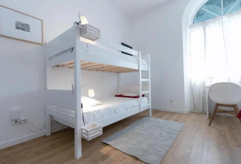 ルームシェアのワンベッド, Lagoa Hostel & Suites