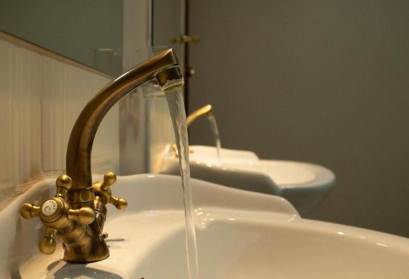 غرفة ديلوكس, If Not Why Not Guesthouse