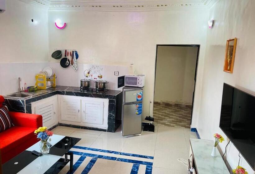 استودیوی لوکس, Residence Svet