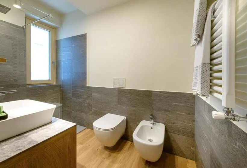 デラックスの4人部屋, Sanmartino Suite