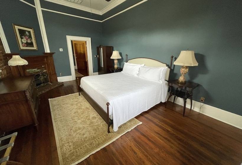 غرفة ديلوكس, The Grand