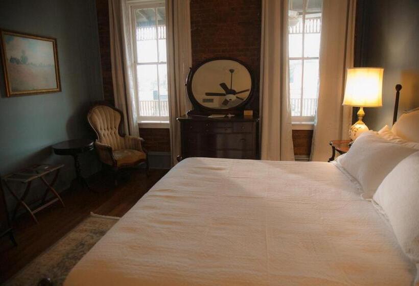 غرفة سوبيريور سرير كينج, The Grand