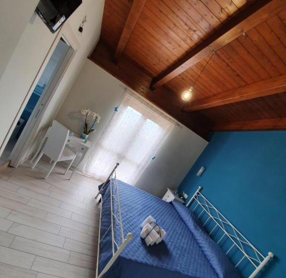 غرفة ديلوكس مطلّة علي البحر, Colle Del Mirto