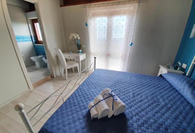 غرفة ديلوكس مطلّة علي البحر, Colle Del Mirto