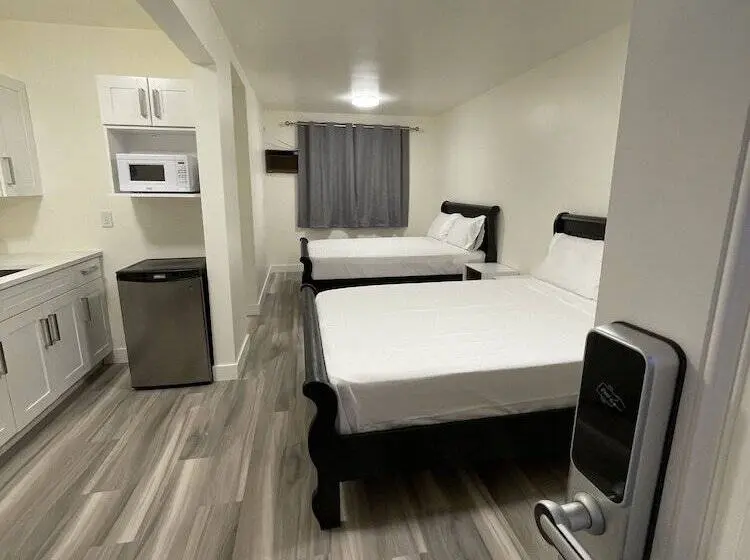 デラックススタジオ, Destination Inn