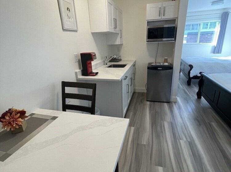 استودیوی لوکس, Destination Inn