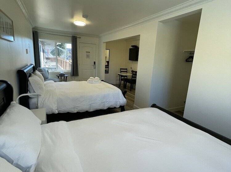 سوییت لوکس, Destination Inn