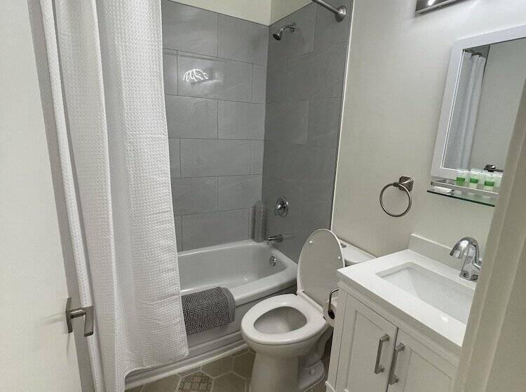 سوییت لوکس, Destination Inn