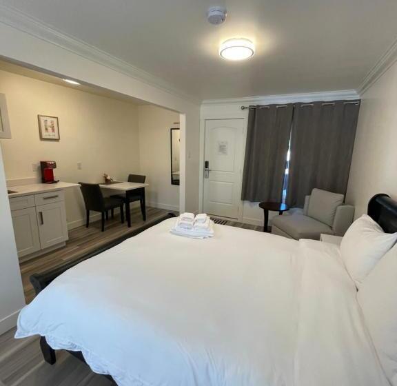 استودیوی لوکس, Destination Inn