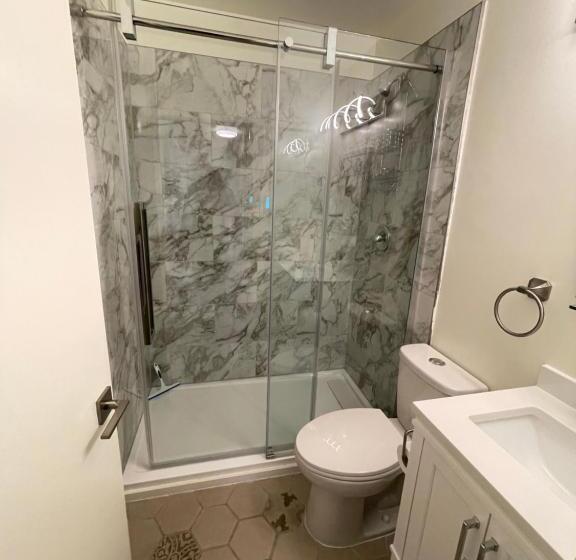 استودیوی لوکس, Destination Inn