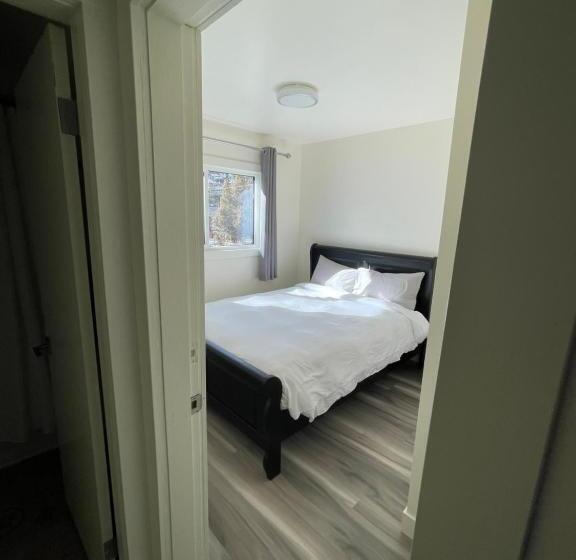 سوییت لوکس, Destination Inn