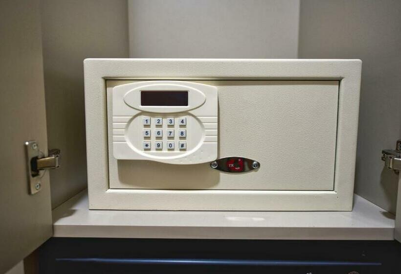 اتاق خانوادگی, Florina