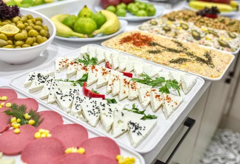 اتاق استاندارد سه تخته با بالکن, Florina