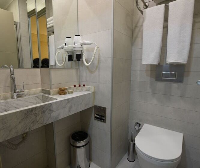 اتاق خانوادگی, Florina