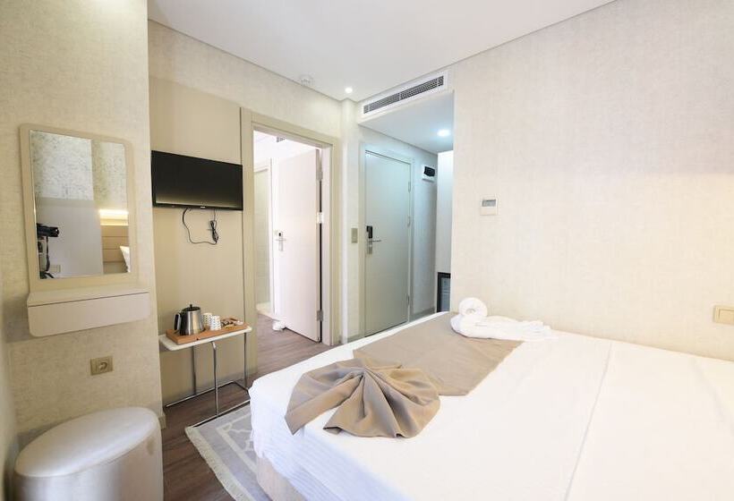 اتاق خانوادگی, Florina