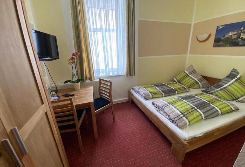 Номер Стандарт, Kastanienhof