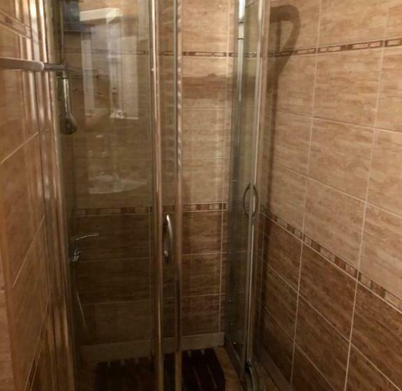 اتاق خانوادگی, Royal