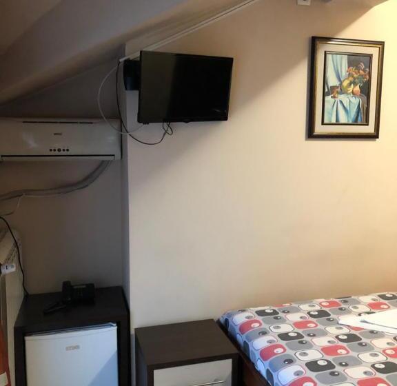 اتاق استاندارد یک نفره, Royal