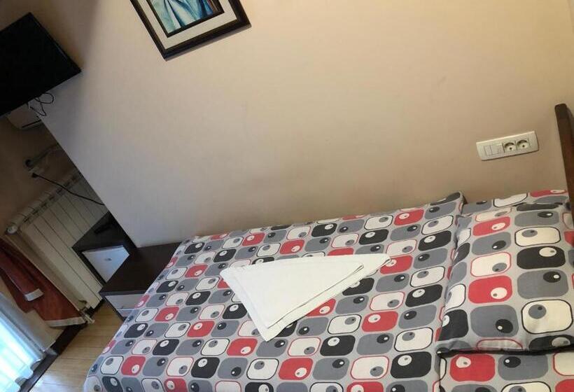 اتاق استاندارد یک نفره, Royal