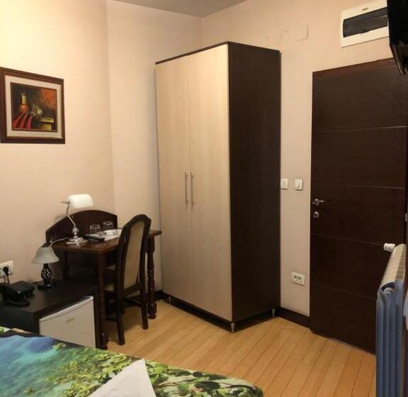 اتاق استاندارد, Royal