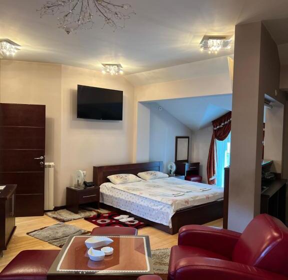 استودیوی لوکس, Royal