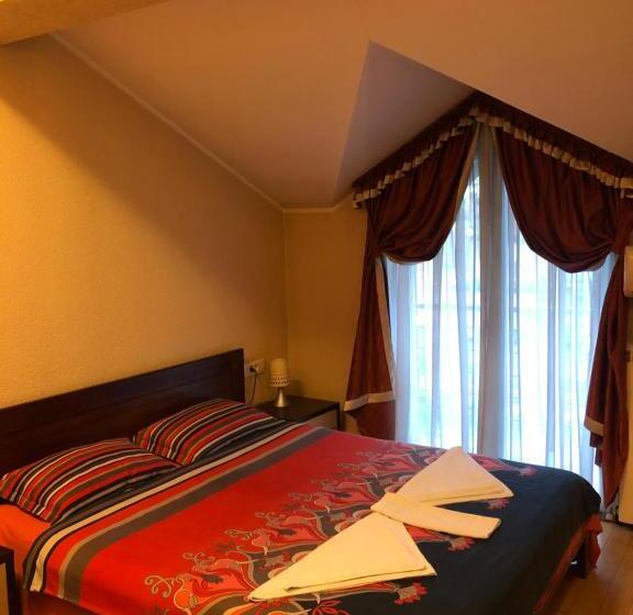 اتاق لوکس سه تخته, Royal