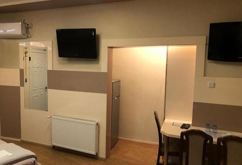 اتاق خانوادگی, Royal