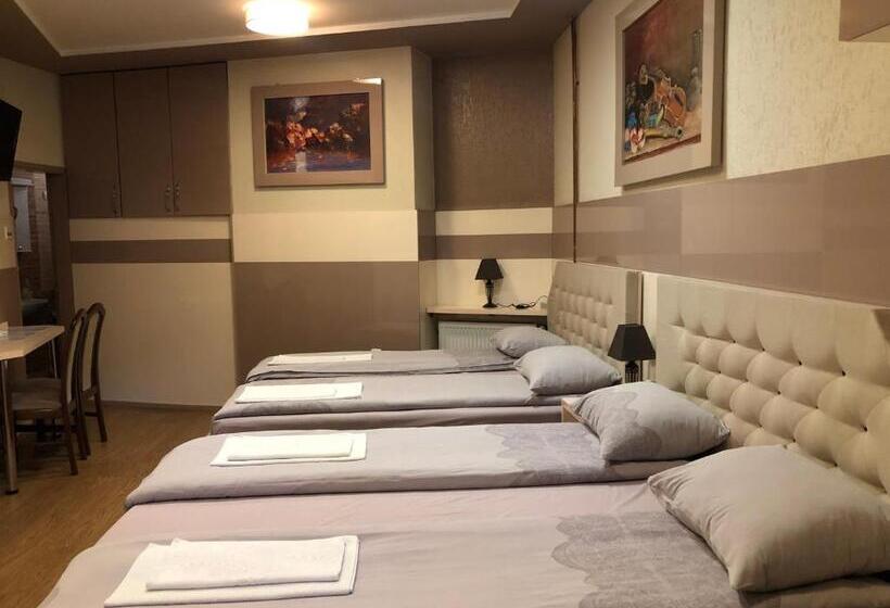 اتاق خانوادگی, Royal