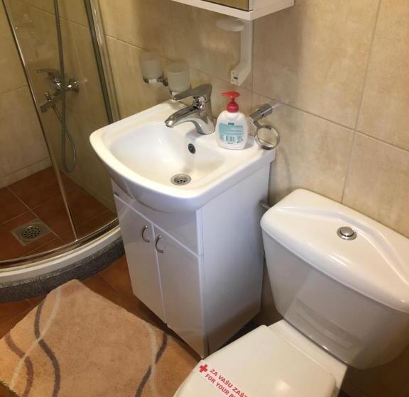 اتاق استاندارد یک نفره, Royal