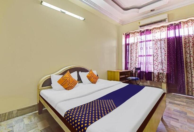 이그제큐티브 트리플, Spot On 81137  Raj