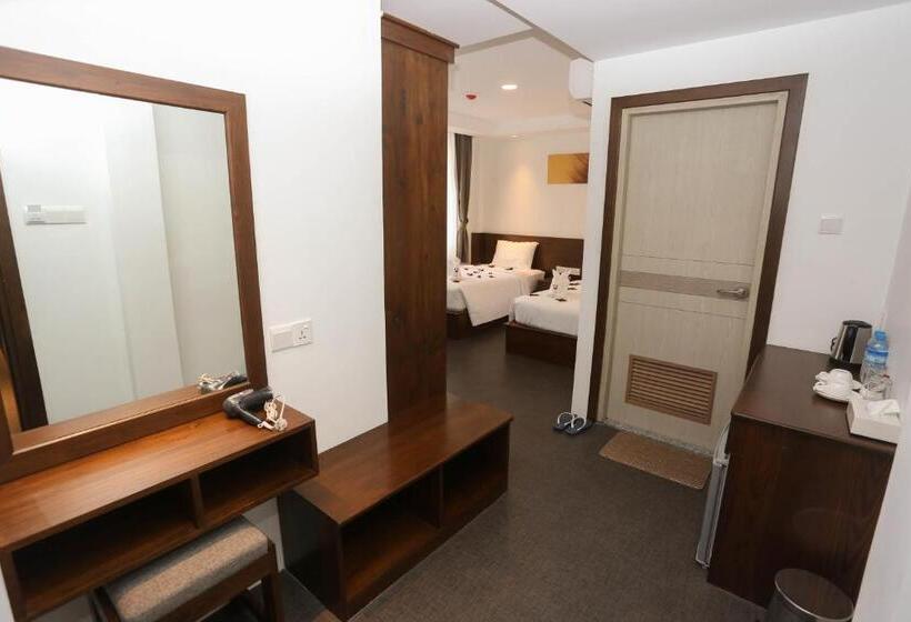 اتاق لوکس, Yangon Win