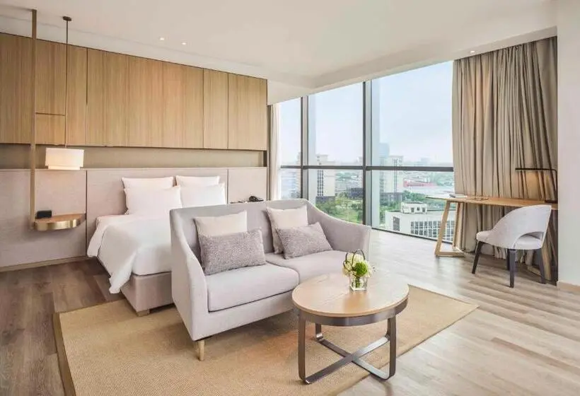 キングサイズベッドのデラックスルーム, Novotel Shanghai Qingpu Excellence