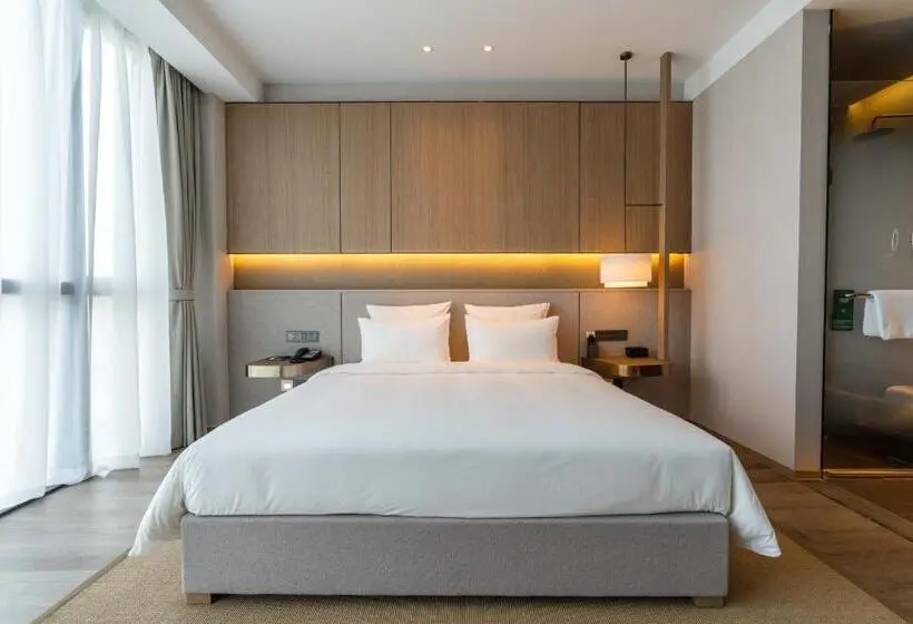 キングサイズベッドのスーペリアルーム, Novotel Shanghai Qingpu Excellence