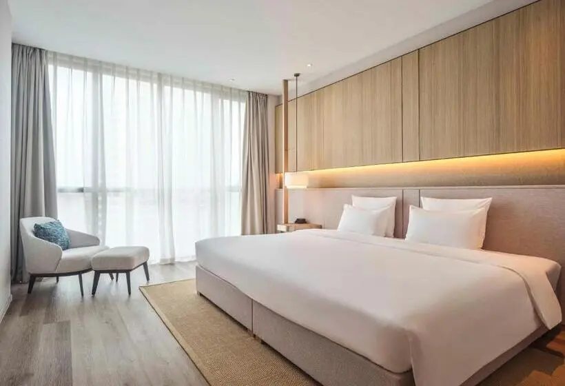キングサイズベッドのスーペリアルーム, Novotel Shanghai Qingpu Excellence