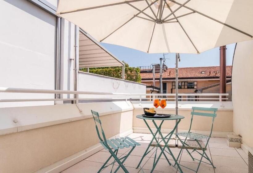 Quarto standart com varanda, Blooms Botanical Rooms