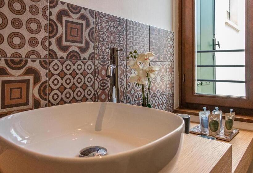 Quarto standart com varanda, Blooms Botanical Rooms