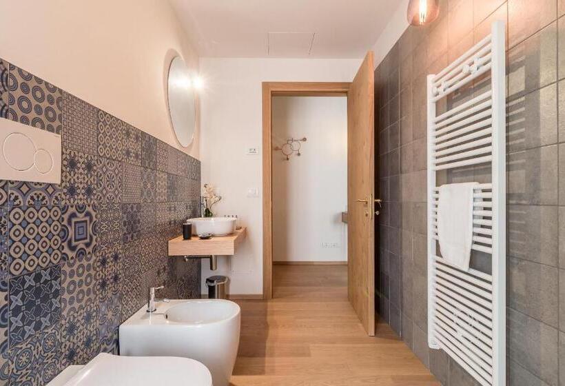 Quarto Basic, Blooms Botanical Rooms