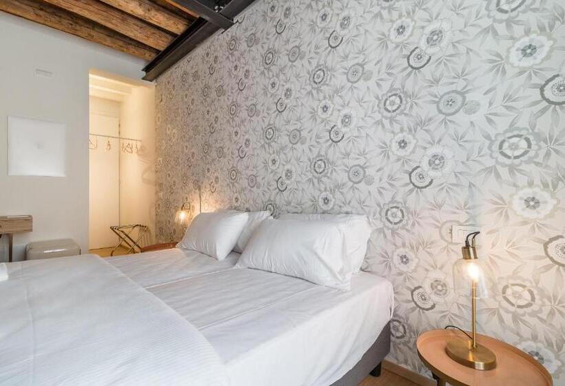 Quarto Basic, Blooms Botanical Rooms