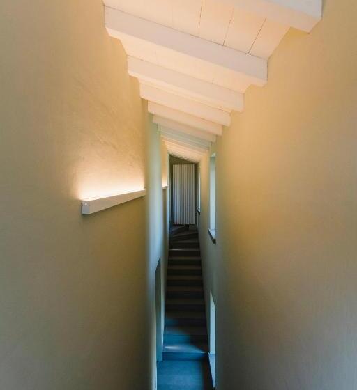 Kertre Néző Standard Szoba, Rara Factory Design House