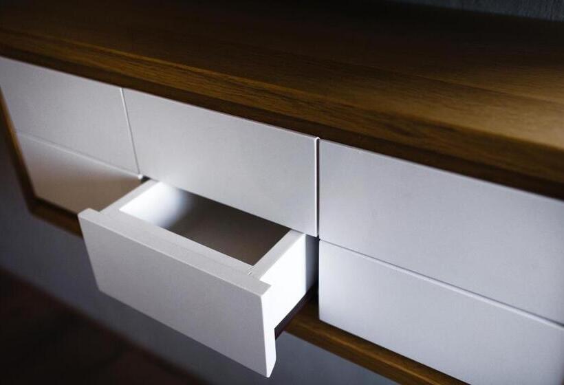 Kertre Néző Standard Szoba, Rara Factory Design House