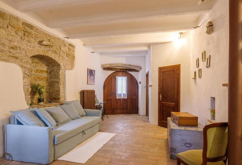 جناح عائلي, Un Posto