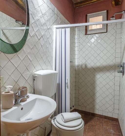 غرفة أساسية, Un Posto