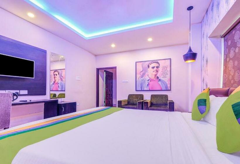 Quarto Deluxe, Treebo The Bollywood