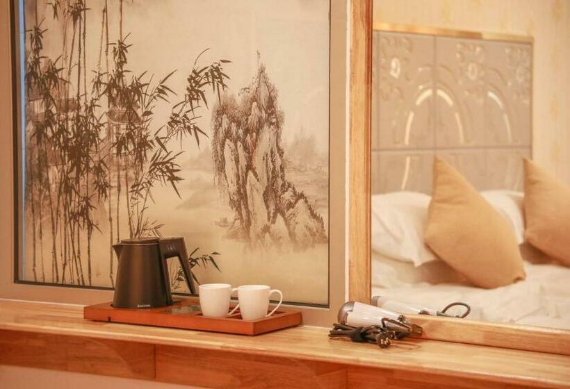 اتاق استاندارد با بالکن, Jeym Lodge